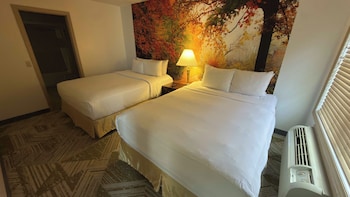 Deluxe Suite, 2 Queen Beds, Non Smoking