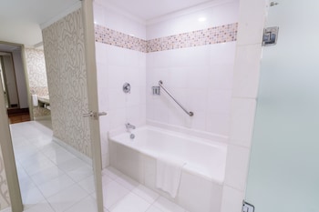 Premium Level Master Suite