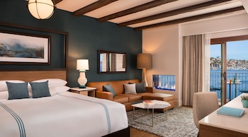Waterfront Fireplace Junior Suite