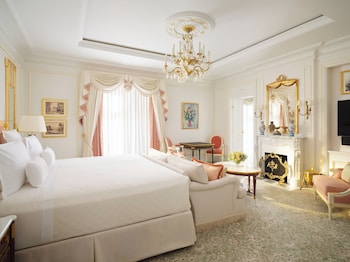 Grand Deluxe Room