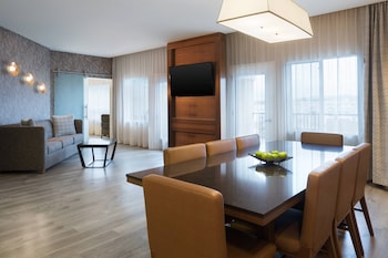 Suite, 1 Bedroom, Balcony