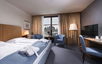 SuperiorPlus Room