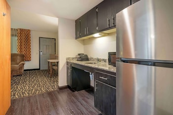 Suite, 1 King Bed with Sofa bed, Accessible, Non Smoking