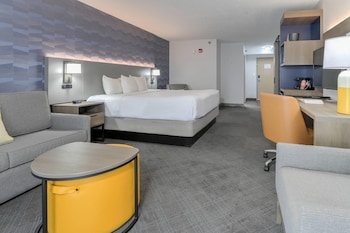 Standard Room, 1 King Bed, Accessible, Non Smoking