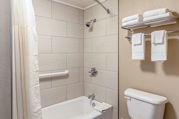 Standard Room, 2 Queen Beds, Non Smoking