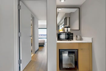 Suite, 1 King Bed