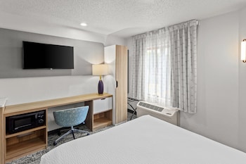 Room, 1 Queen Bed, Accessible, Non Smoking (Accessible Tub)