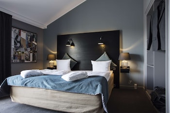 Superior Room, 1 Queen Bed