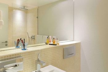 Economy Double Room, 1 Queen Bed