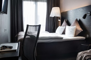 Economy Double Room, 1 Queen Bed