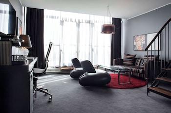 Suite (Harbour)