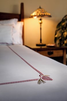Room, 1 King Bed (Reserve Firepit King)
