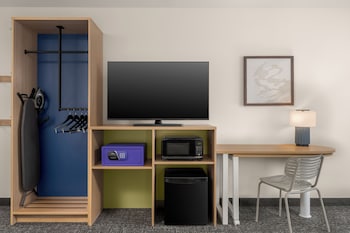 Room, 2 Queen Beds, Accessible, Bathtub (Mobility)
