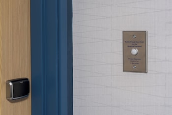 Room, 1 King Bed, Accessible (Hearing)
