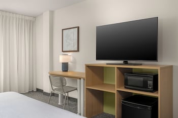 Room, 1 King Bed, Accessible (Hearing)