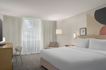Room, 1 King Bed, Accessible, Bathtub (Mobility)
