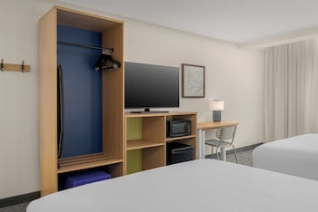 Room, 2 Queen Beds, Accessible (Hearing)