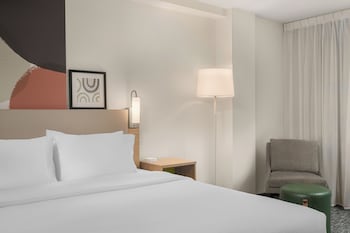 Room, 1 King Bed, Accessible (Hearing)