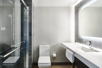 Room, 1 King Bed, Corner