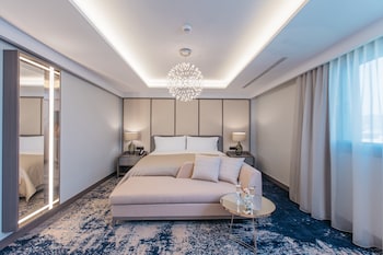 Presidential Suite, 1 Twin Bed