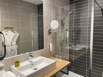 Superior Room, Multiple Beds, Non Smoking (Larger Room)