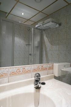Single Room (Compact)