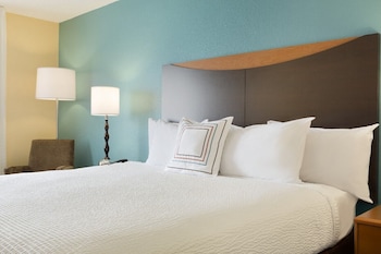 Room, 1 King Bed (Mobility/Hearing Accessible, Tub)