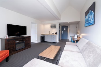 Suite, 1 Bedroom, Fireplace, Mountain View
