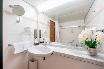 Standard Twin Room, Garden View