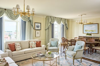 Luxury Suite