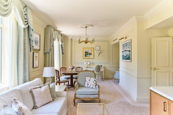 Corner One Bedroom Suite