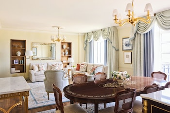 Luxury Suite