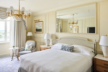 Club Premier Room