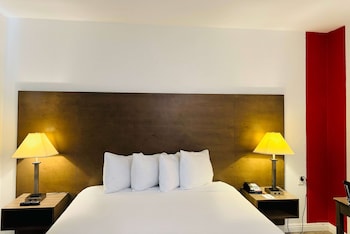 Room, 1 King Bed, Non Smoking (Harbor View)