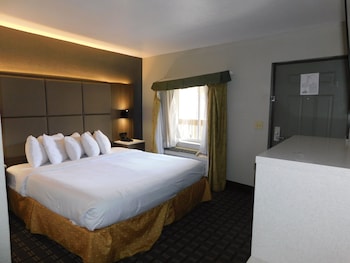 Standard Room, 1 King Bed, Non Smoking