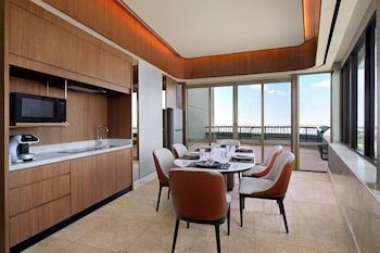 Club Room, 2 Bedrooms