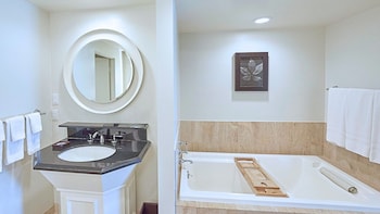 Suite, 1 Bedroom (Luxe)