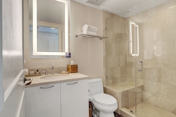 Studio Suite, 1 King Bed, Ocean View