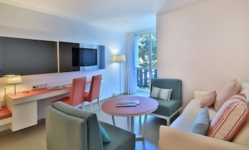 Junior Suite, 1 King Bed with Sofa bed
