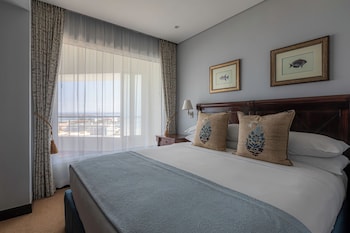 Diplomatic Suite King Size Bed Sea View and Balcony