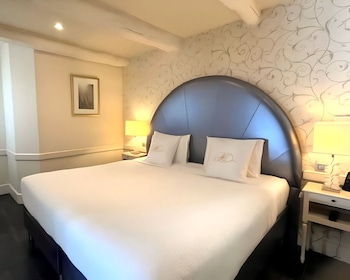Suite (Swimming pool view)