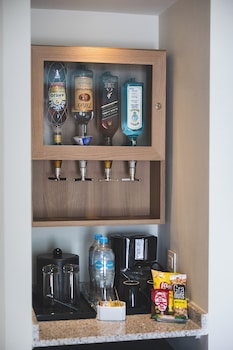 Junior Suite, Oceanfront (Elite Club | +18 | C)