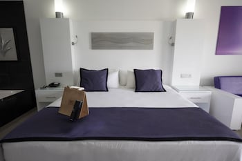 Junior Suite, Ocean View (Elite Club | +18 | Superior | C)