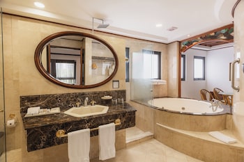Grand Suite, Hot Tub