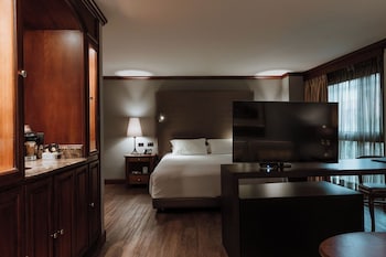 Junior Suite, 1 King Bed
