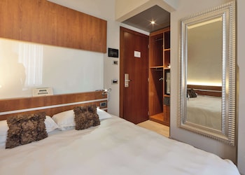 Standard Room, 1 Double Bed (French Size Bed 140 Cm)