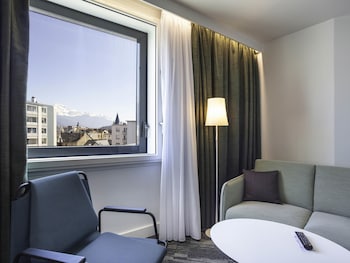 Suite, 1 Double Bed with Sofa bed, Mountain View