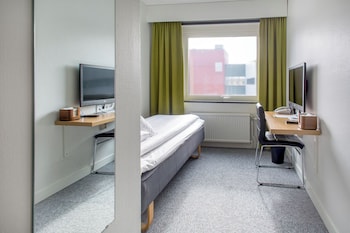 Standard Single Room, 1 Large Twin Bed (Including a light evening meal)