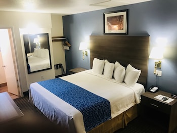 Standard Room, 1 King Bed