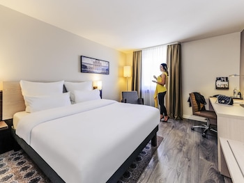 Privilege, Room, 1 Queen Bed